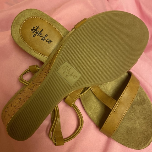 Women’s Style & Co Wedge Sandal in Tan - 10M “Walunpo” - Picture 6 of 8